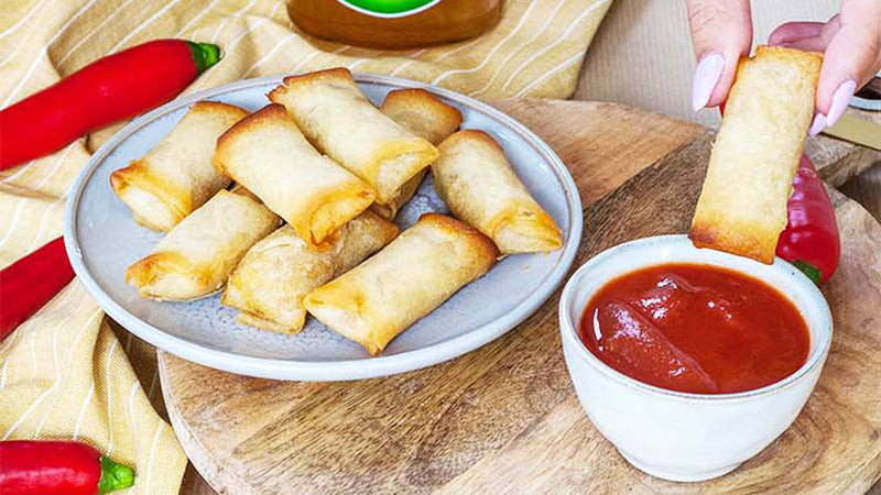 Ces loempias à la sauce relevée sont prêts en un rien de temps !