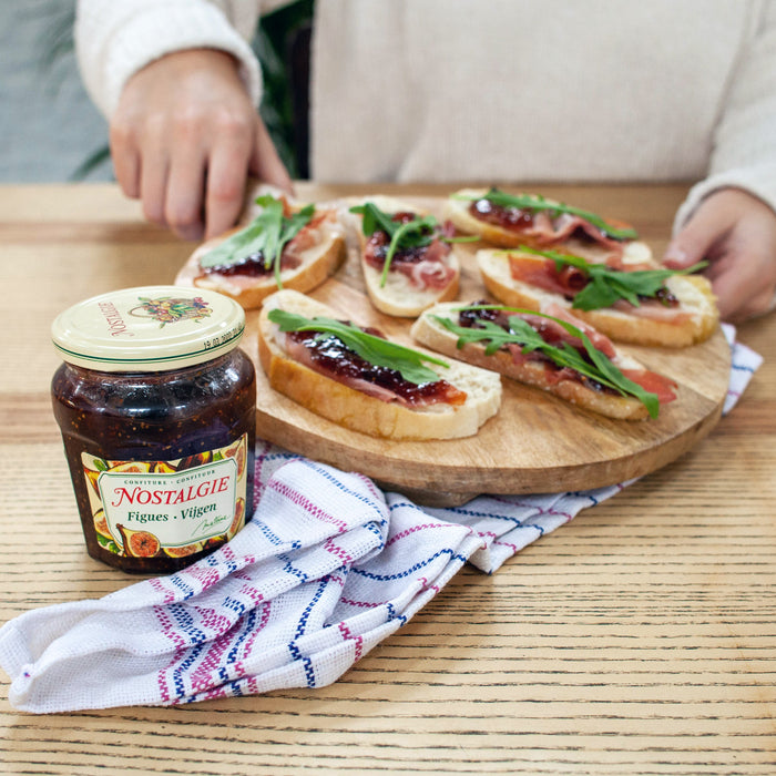 Bruschetta à la confiture de figues