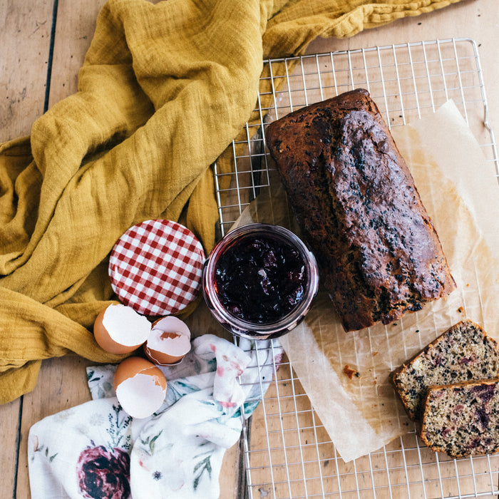 Cake à la confiture de cerises Récolte et sésame noir