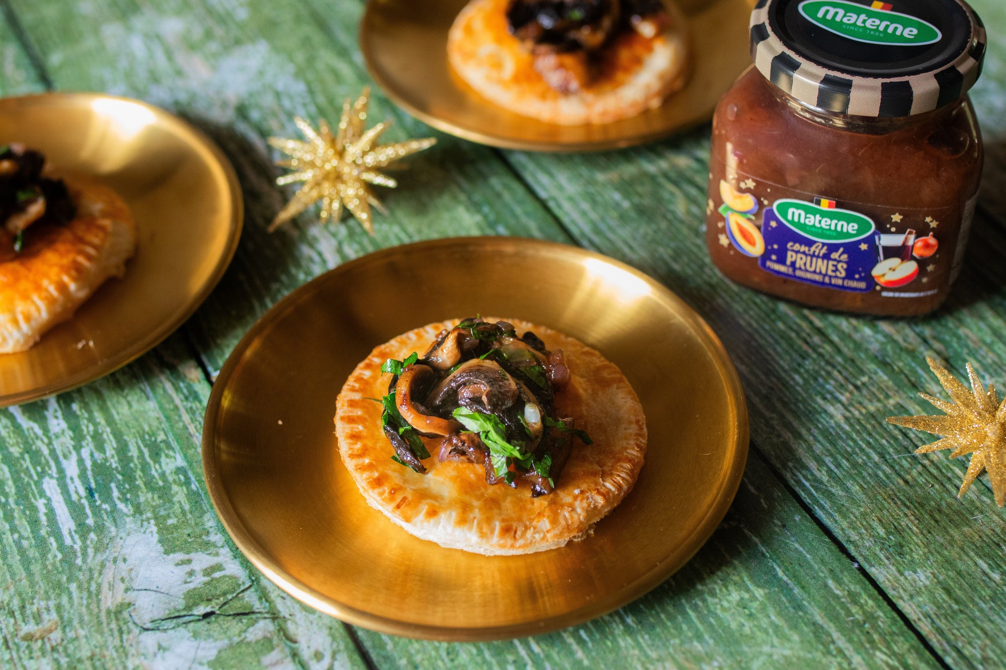 Bouchées apéritives au confit de prune, champignons rôtis & persillade