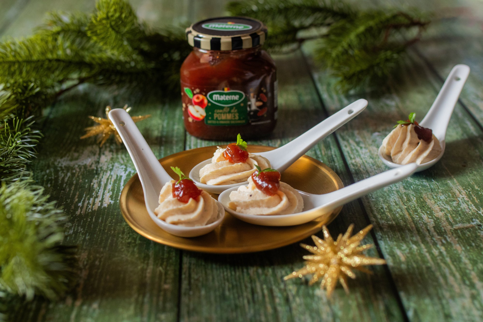 Bouchées cuillère à la volaille & confit de pomme-datte–balsamique