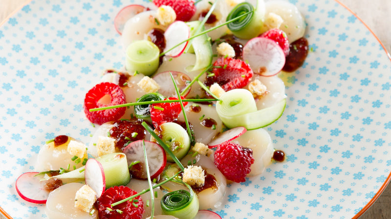 Coquilles Saint-Jacques, concombre, framboise