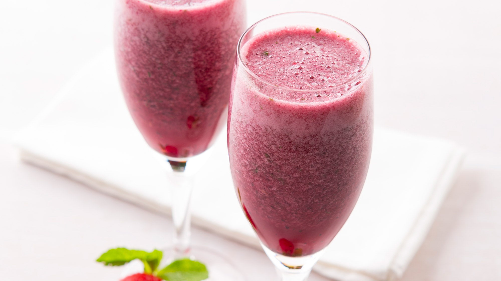 Smoothie festif aux framboises et au champagne
