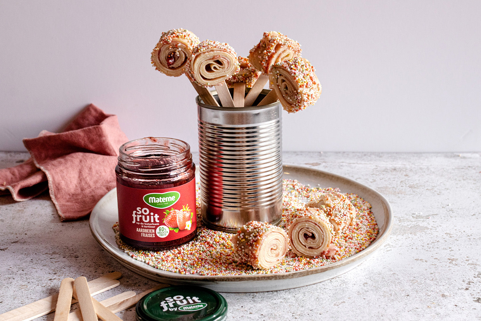 Crêpes « sucettes » à la confiture SoFruit à la fraise