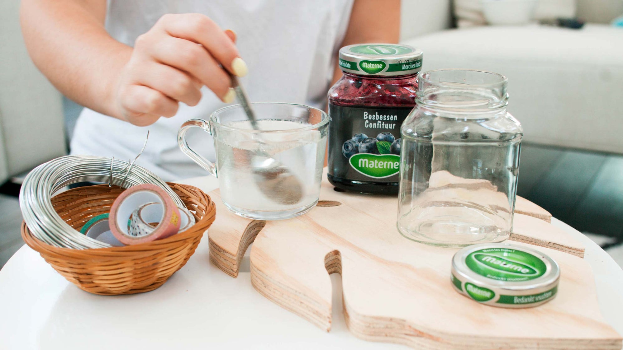 Transformez votre pot de confiture en réservoir d'eau savonneuse et... <br>A vos bulles !
