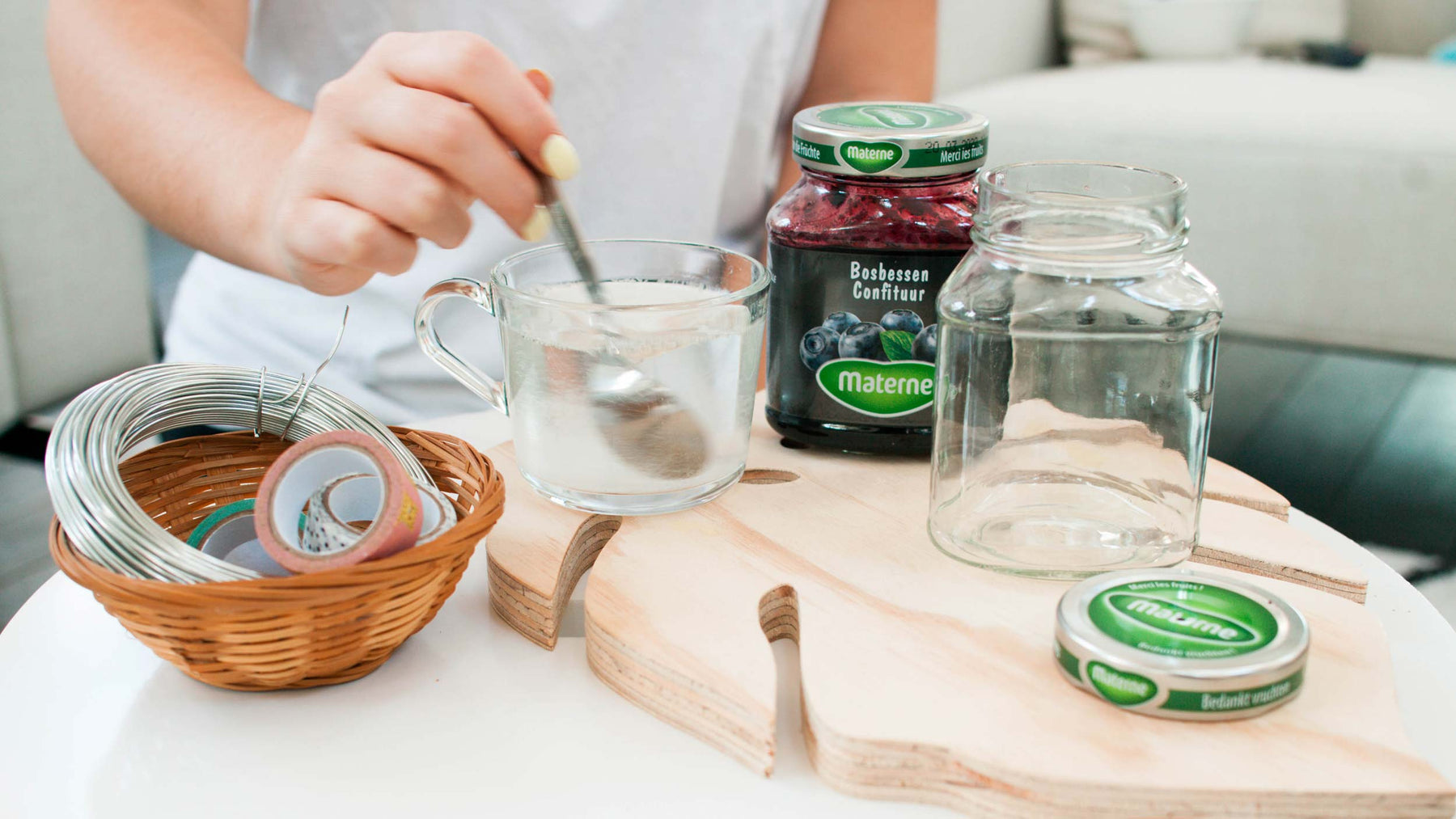 Transformez votre pot de confiture en réservoir d'eau savonneuse et... <br>A vos bulles !