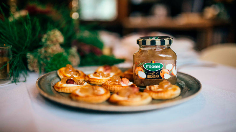 Feuilleté apéritif, chèvre, confit d’oignon Materne aux noix avec ou sans lard