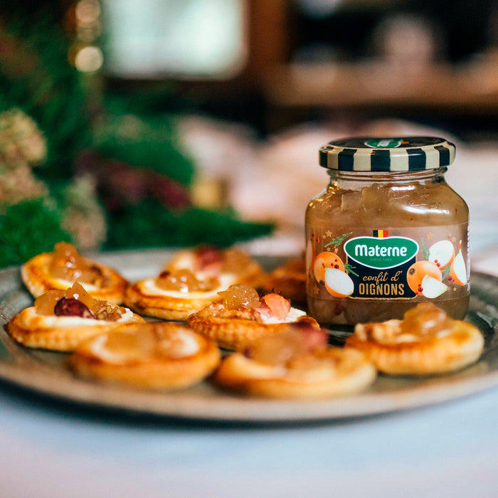 Feuilleté apéritif, chèvre, confit d’oignon Materne aux noix avec ou sans lard