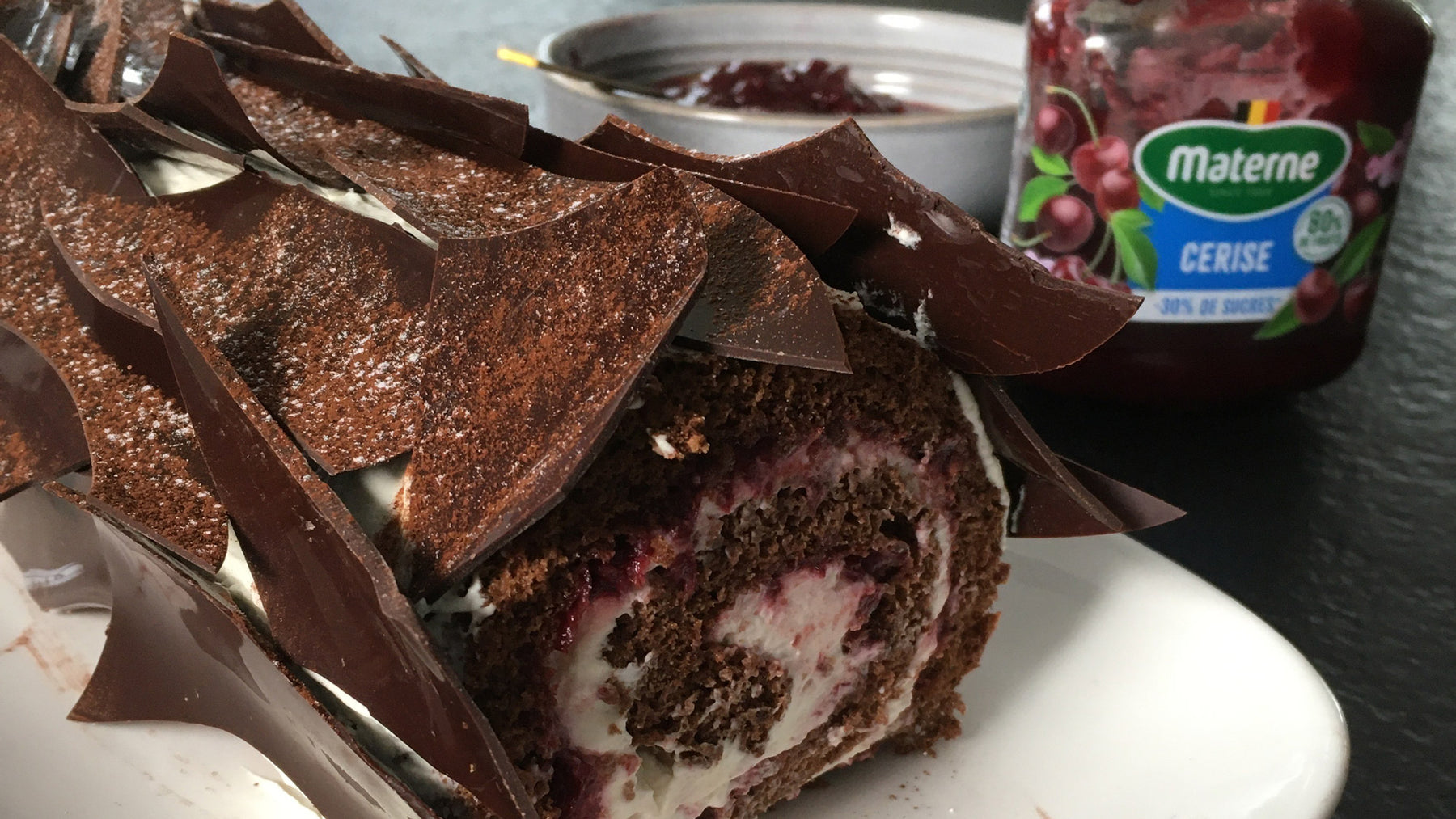 Bûche forêt noire à la confiture allégée Cerise