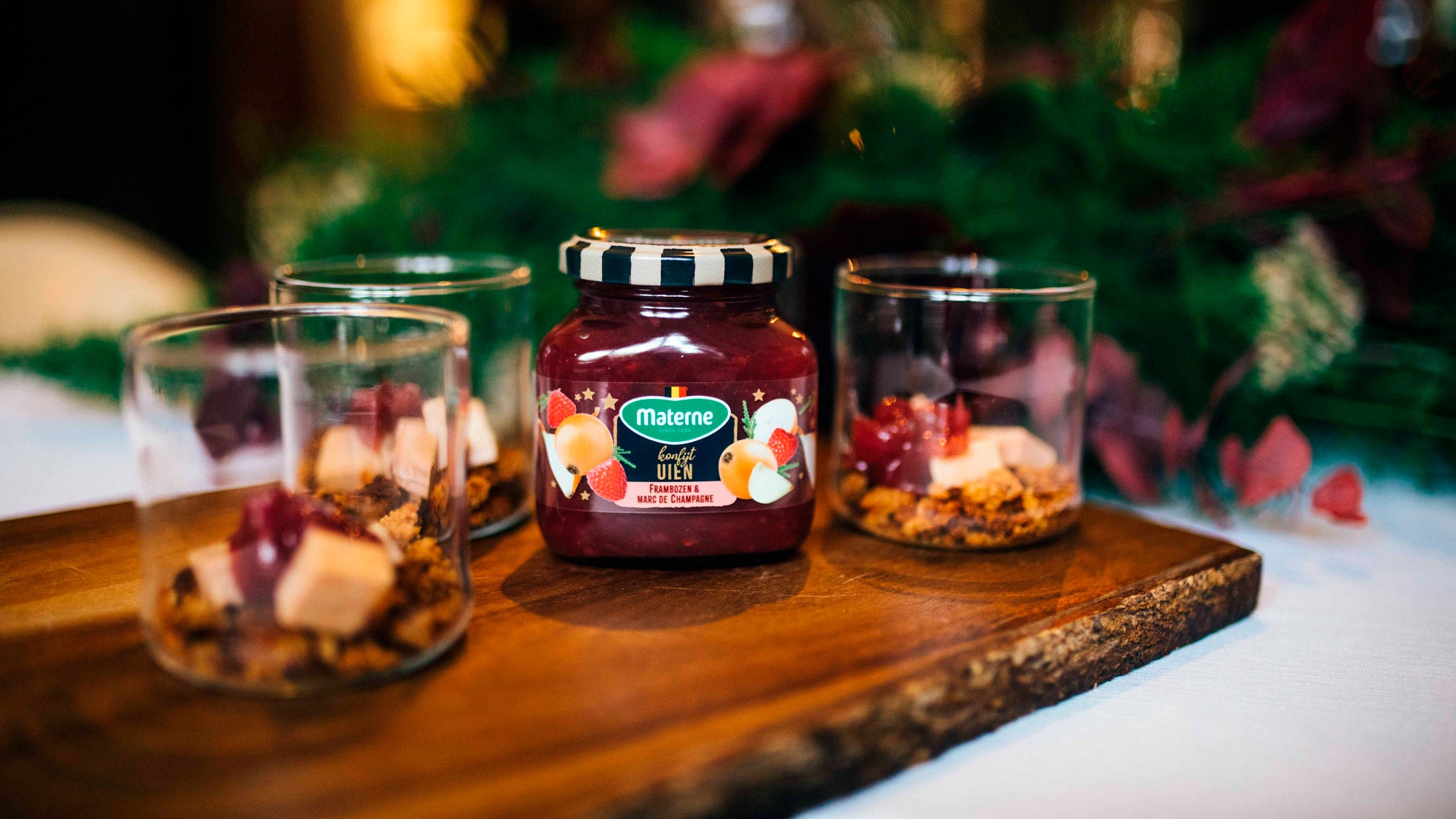 Verrines confit d’oignons Materne à la Framboise et Marc de Champagne, foie ou faux gras aux crumbles de pain d’épice