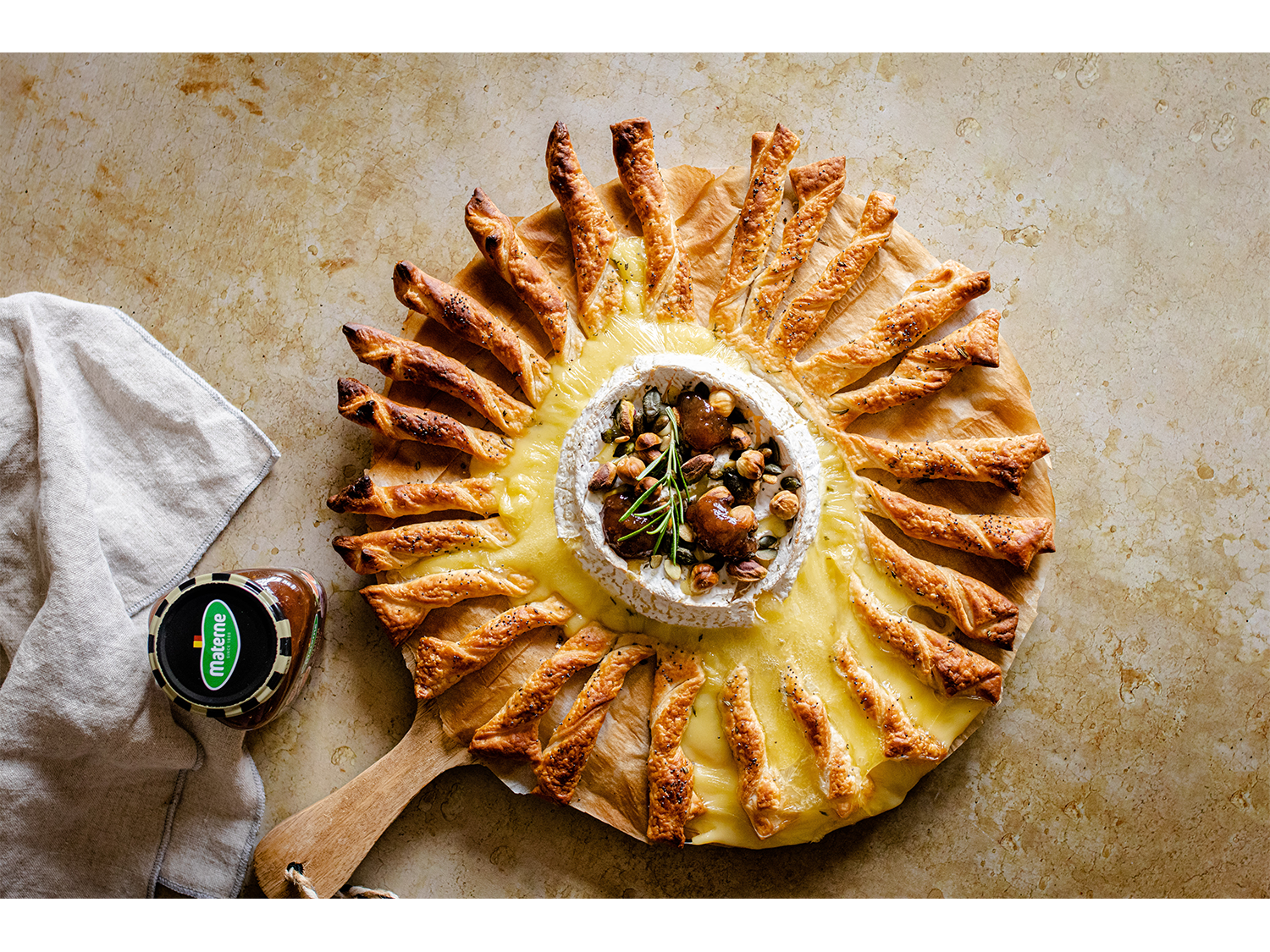 Camembert en couronne et confit de figues-porto