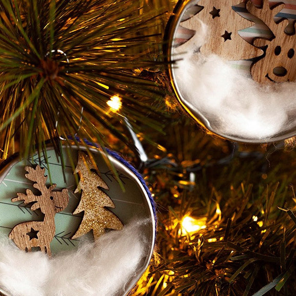 Transformez vos couvercles de pots Materne en décorations de Noël