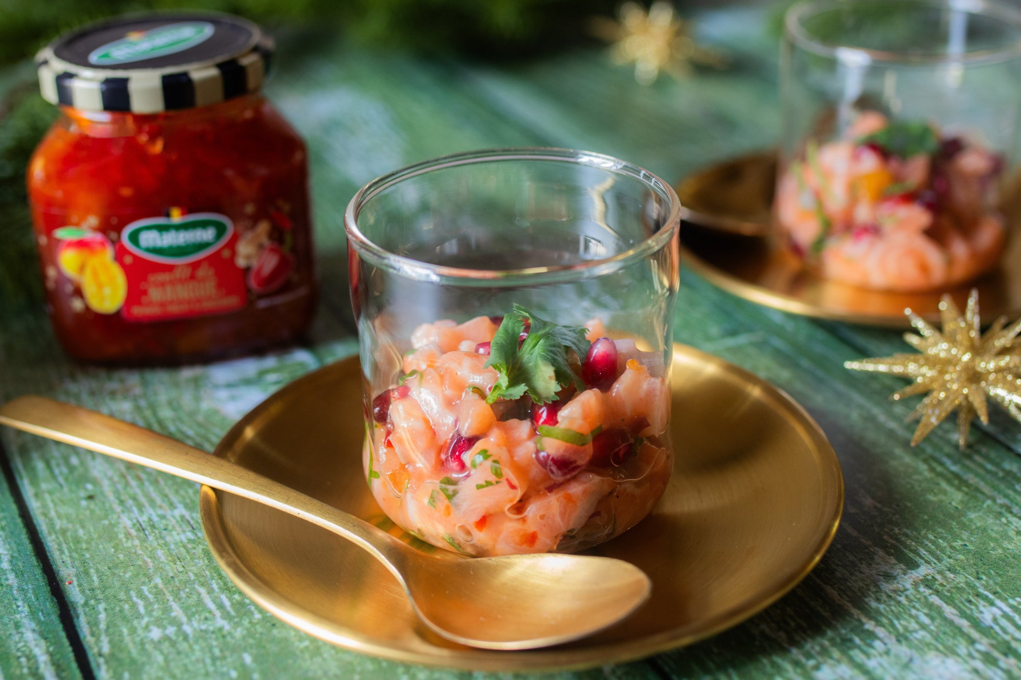 Tartare de saumon au confit de mangue, coriandre