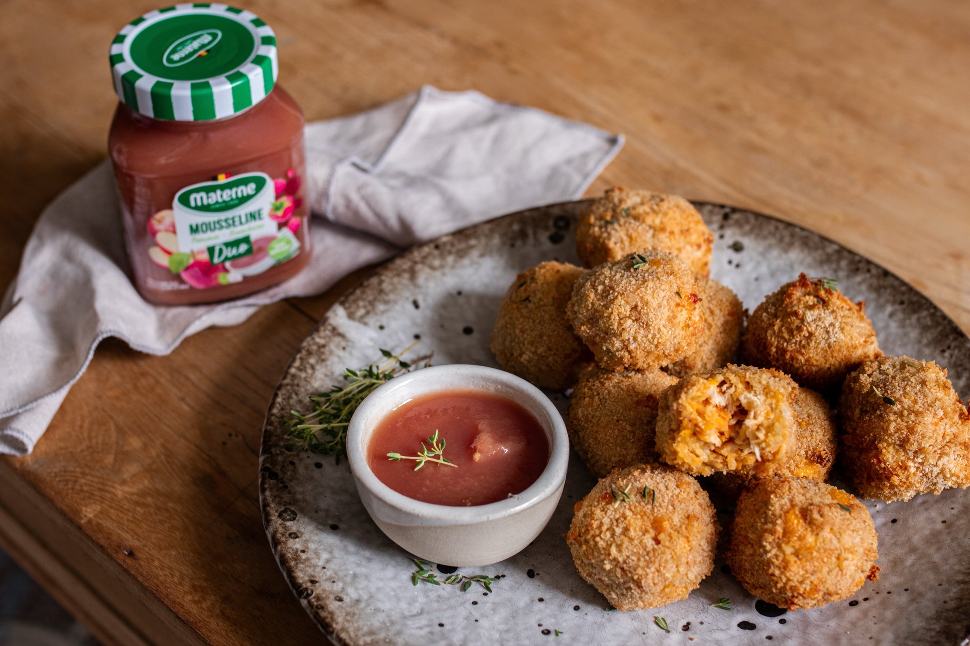 Croquettes croustillantes de poulet & dip de compote Duo Pomme Framboise Materne