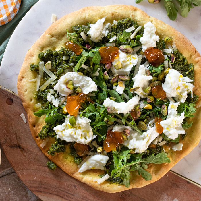 Pizza verde au pesto de pistache & roquette, confiture Récolte à l'abricot