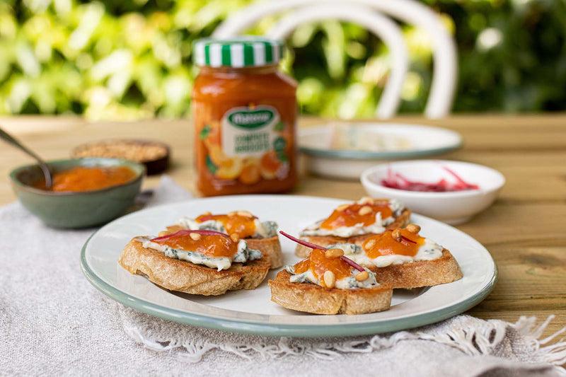 bruschetta à la compote d'abricots et fromage bleu