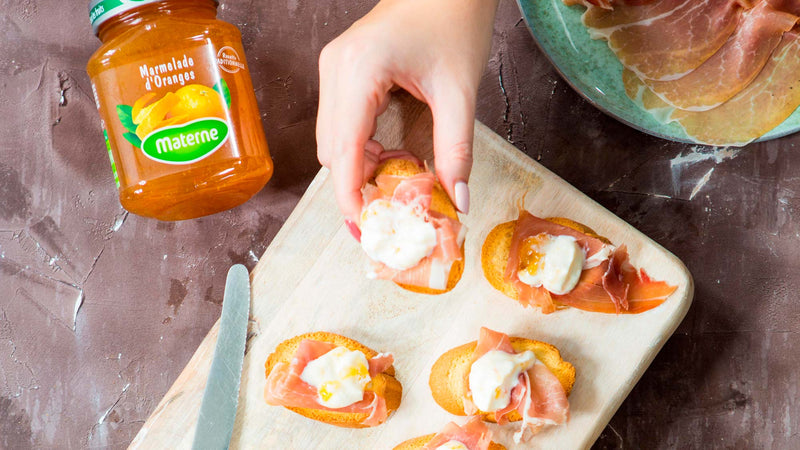 Toasts au jambon de Parme, à la ricotta et à la marmelade d’orange
