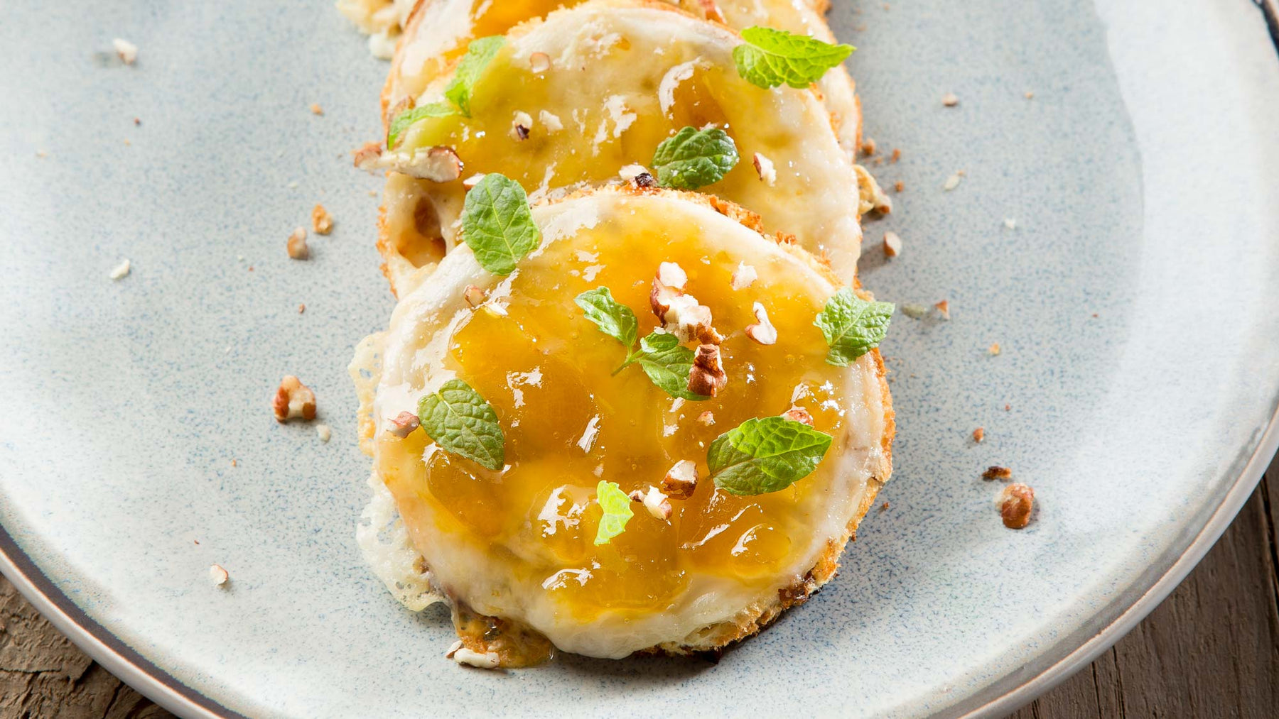 Dessert au fromage de chèvre et aux mirabelles