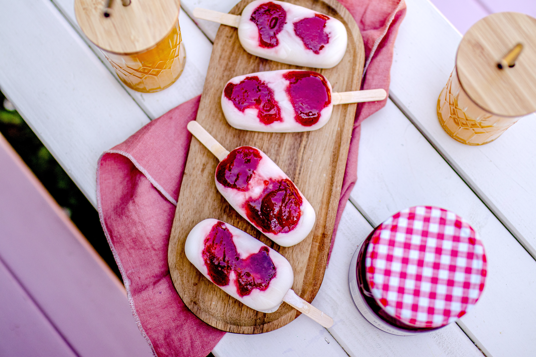  Bâtonnet de glace au yaourt et à la confiture Récolte Fraises